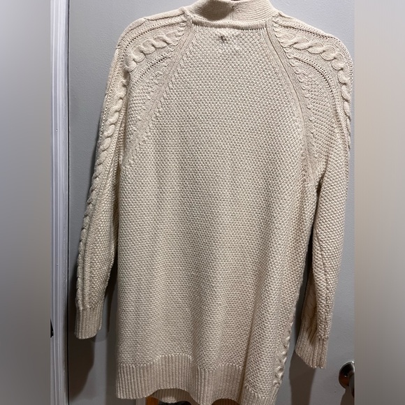 GAP button down sweater - Picture 3 of 4